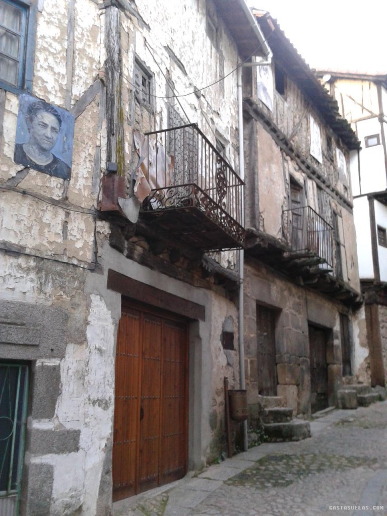 Retratos en las casas de Mogarraz (Salamanca)