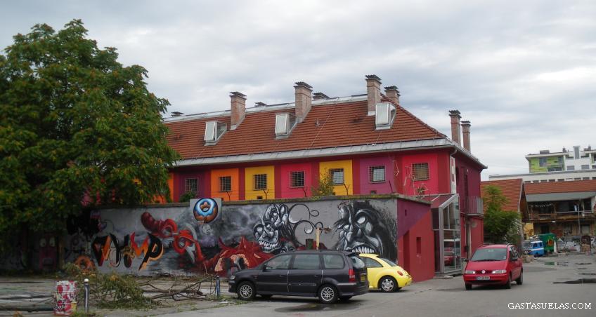 Hostel en Metelkova (Ljubljana, Eslovenia)