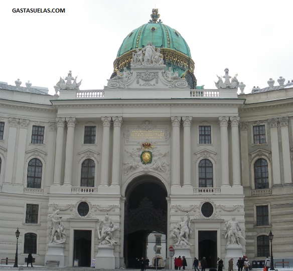  Palacio Hofburg desde Michaelerplatz (Viena)
