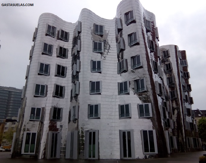 Arquitectura de Frank Gerhy en Düsseldorf (Alemania)