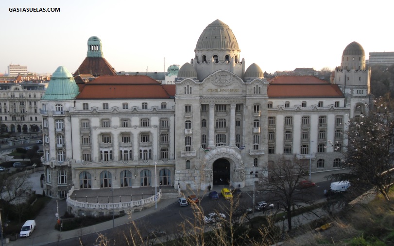 Edificio de los Baños Gellért en Budapest (Hungría)