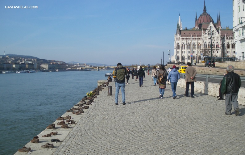 Los Zapatos a orillas del Danubio en Budapest (Hungría)
