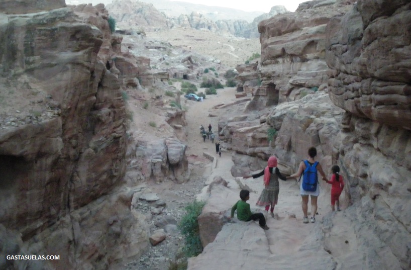 Descendiendo del Monasterio (Petra)
