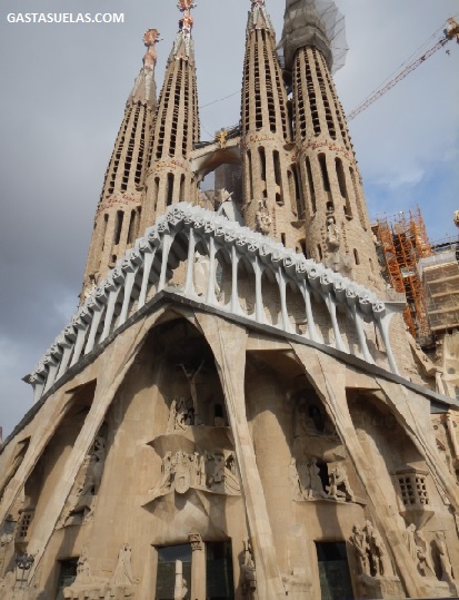 La Sagrada Familia (Barcelona): Templo de luz y color