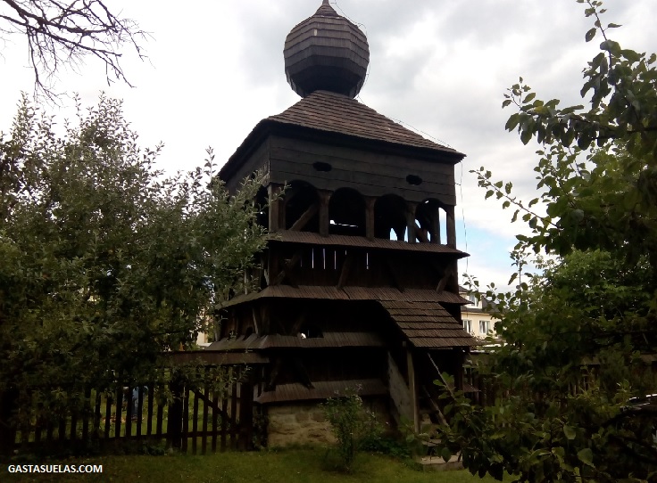 Iglesia de madera de Hronsek (Eslovaquia)