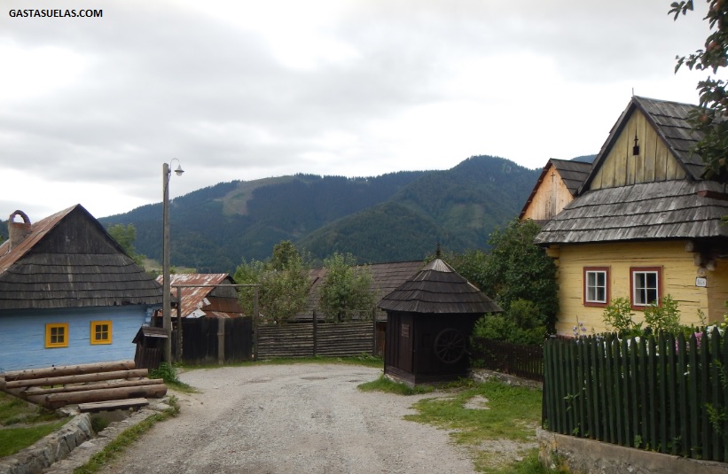 Entrada al pueblo de Vlkolínec (Eslovaquia)