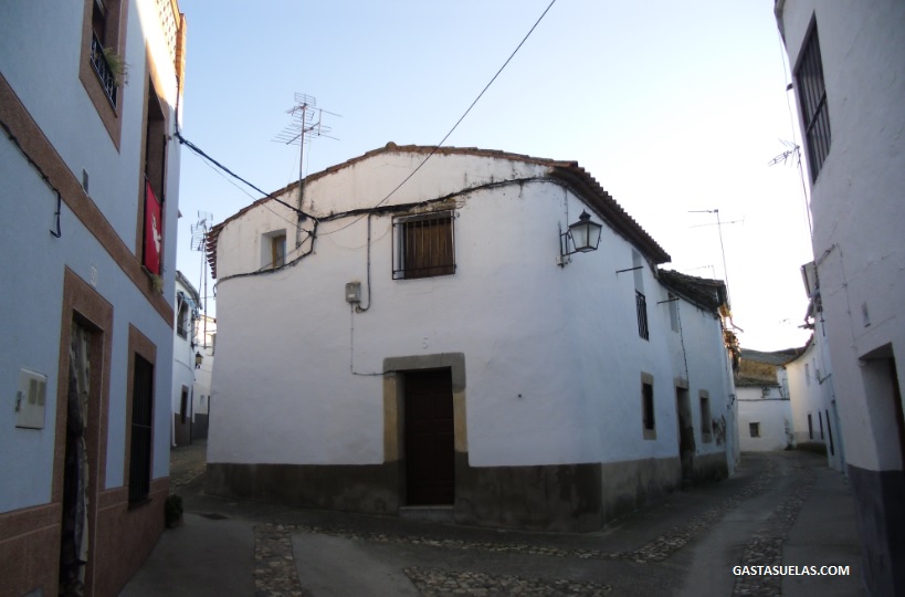 Calle típica en Garrovillas de Alconétar (Extremadura)