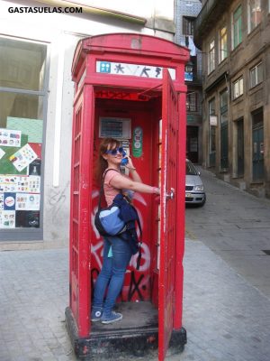 Cabina telefónica en Oporto (Portugal)