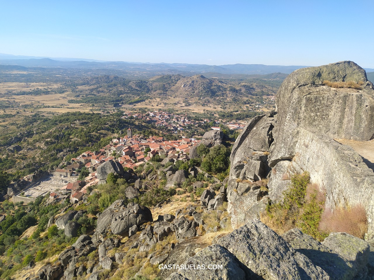 Vistas de Monsanto (Portugal) y alrededores desde el Castillo
