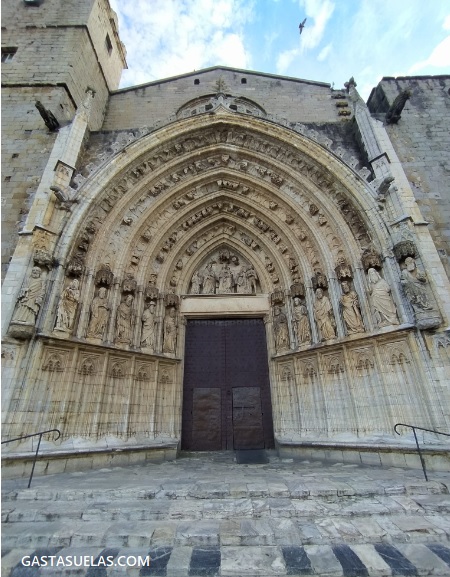 Basílica de Santa María en Castelló d'Empúries (Girona)