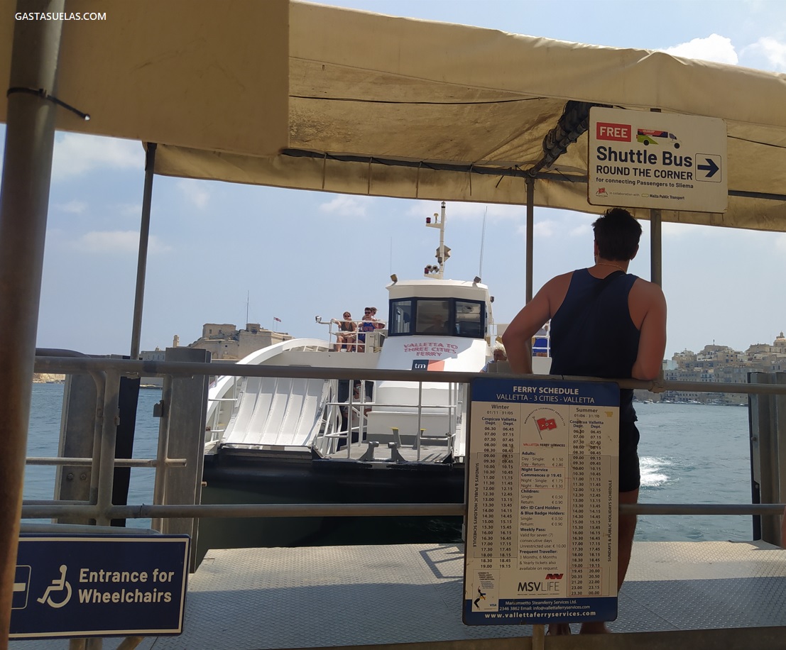 Ferry entre La Valeta y Conspicua (Las Tres Ciudades, Malta)