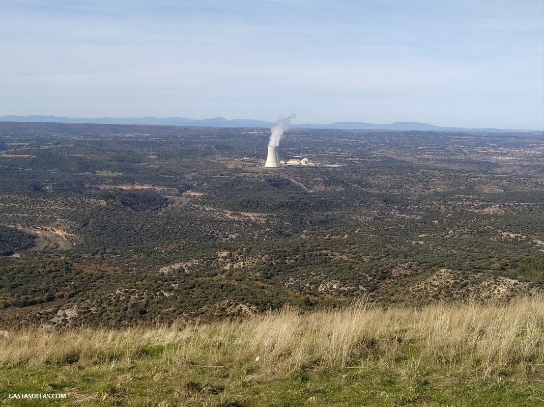 Vistas de la Central Nuclear de Trillo desde las Tetas de Viana (Guadalajara)